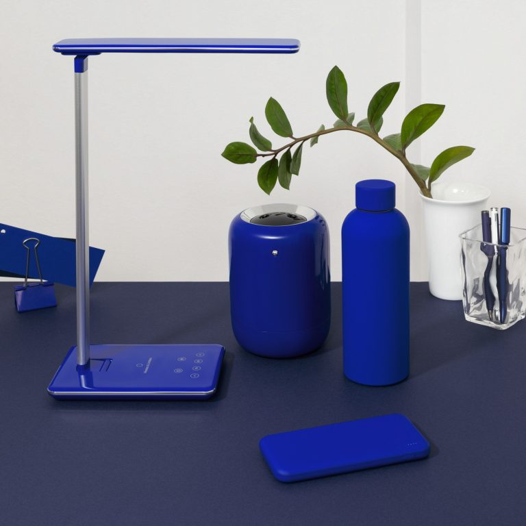 Настольная лампа c беспроводной зарядкой Люмос Ультрамарин (Lumos Ultramarine), синяя — изображение 10