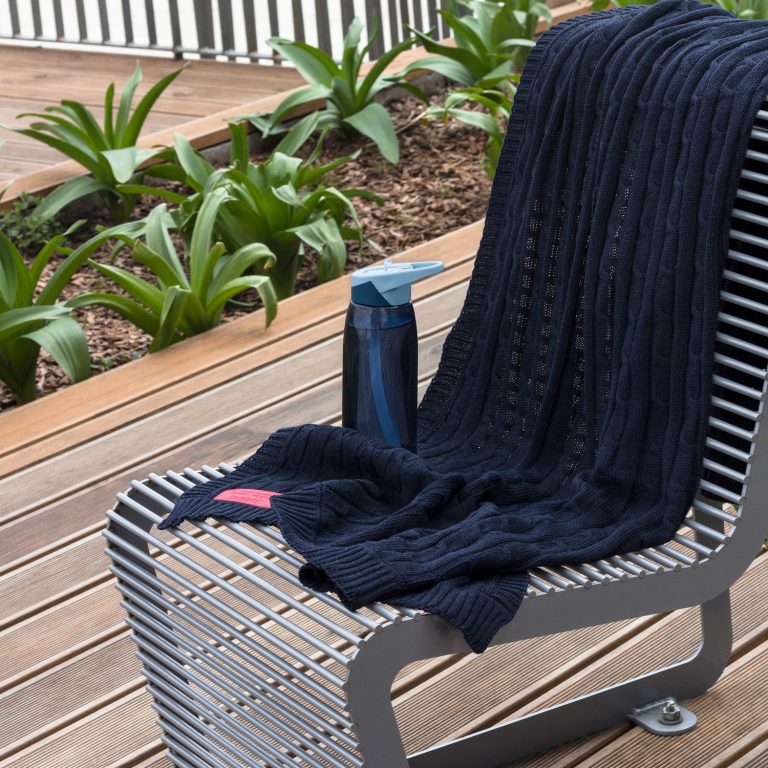 Плед Фадо (Fado) вязаный, темно-синий (без подарочной коробки) — изображение 9