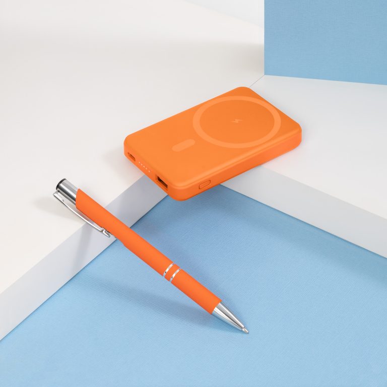 Внешний аккумулятор Ларго PD (Largo PD) 5000mAh с функцией беспроводной зарядки 15W, оранжевый — изображение 8