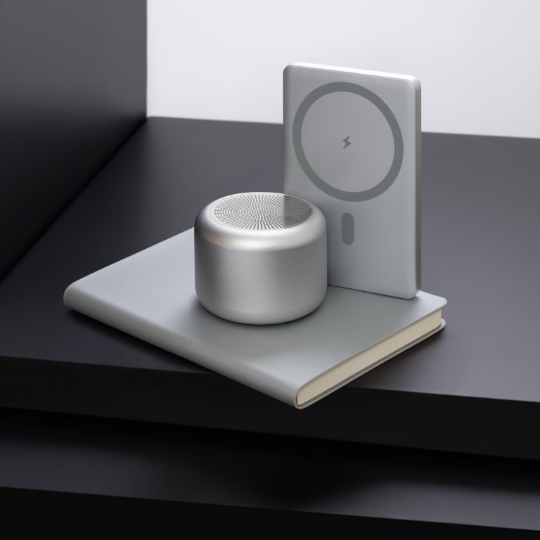 Внешний аккумулятор Атлантис (Atlantis) PD 5000mAh с функцией беспроводной зарядки 15W, серебряный — изображение 9