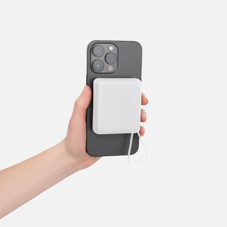 Внешний аккумулятор с подсветкой Ritter PD 10000mAh с функцией беспроводной зарядки 15W, белый — изображение 10