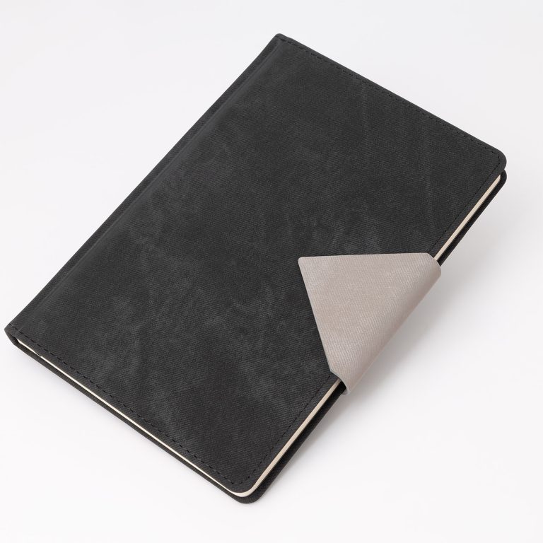 Ежедневник Classic Medio недатированный, черный — изображение 3