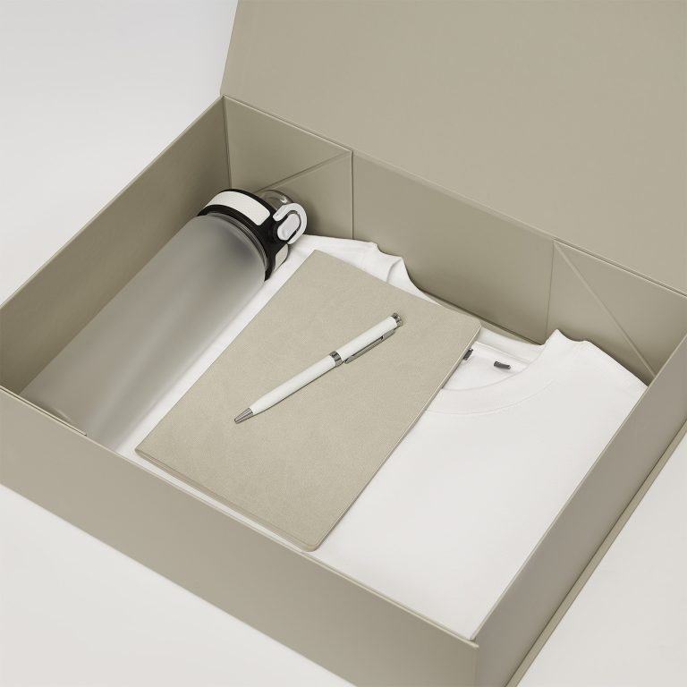 Набор с одеждой Раст Нео (Rust Neo) (футболка, бутылка, ежедневник, ручка), белый, XS/S — изображение 2